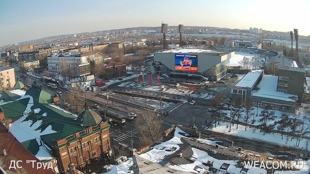 Вид с воздуха на город зимой