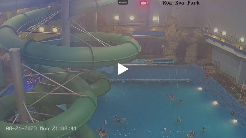Видео аквапарка с горкой