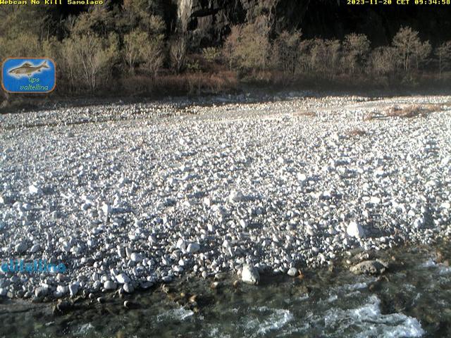 A picture of a river with rocks and water
