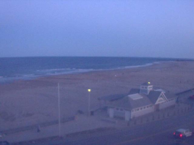 Изображение пляжа ночью с веб-камеры