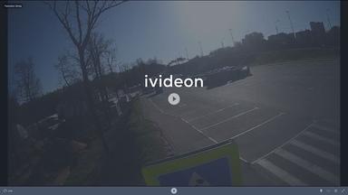 Фотография парковки, сделанная с веб-камеры