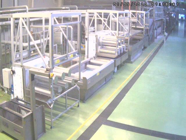 На фото конвейерная лента на заводе.